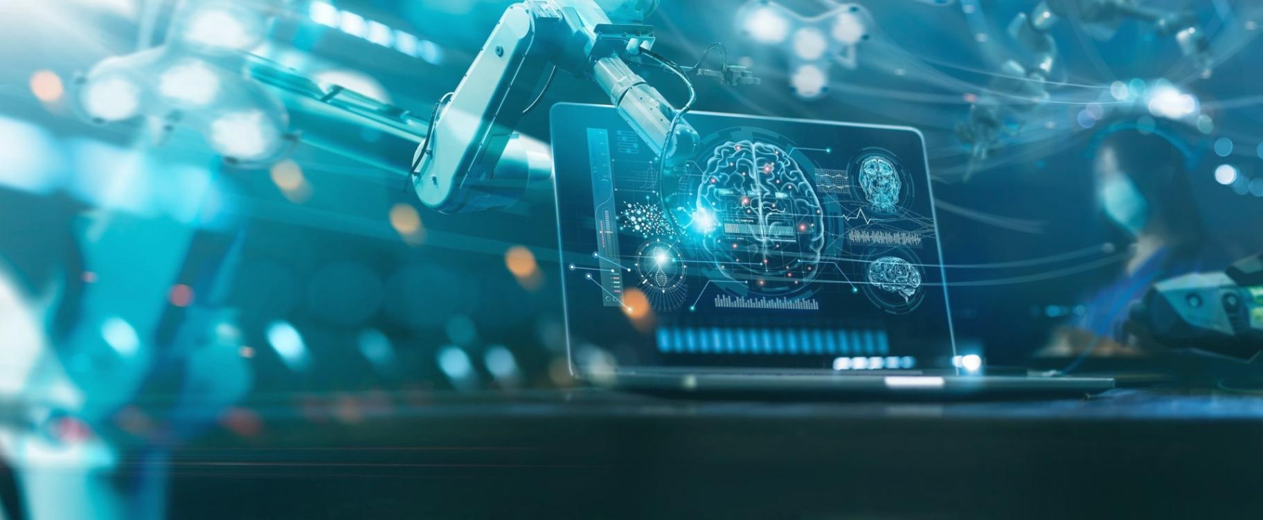 Teilnehmer arbeiten gemeinsam an KI-Projekten